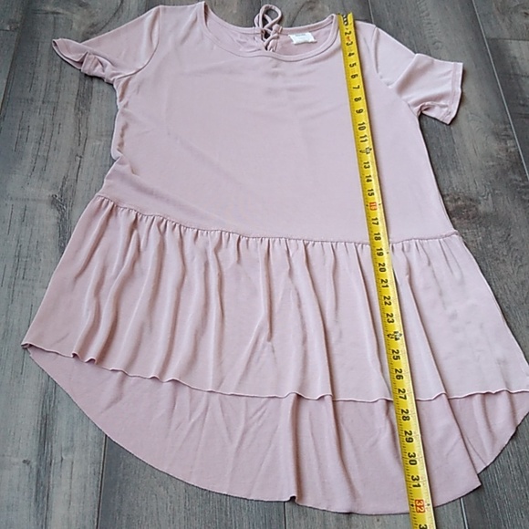 MOTE DUSTY PINK HIGH LOW RUFFLED SHORT SLEEVE SHIRT WITH DRAWSTRING BACK SIZE SM - Picture 6 of 9